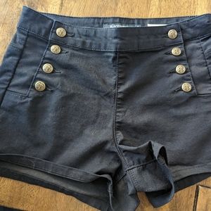 Hot topic shorts